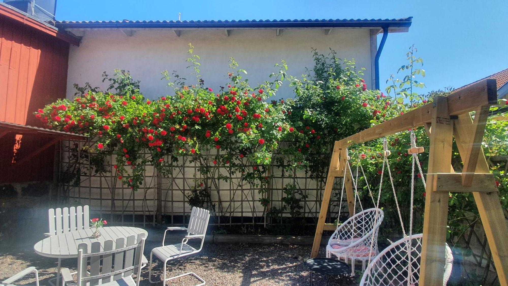 Gardshotell Klockargarden Oeregrund Exterior foto